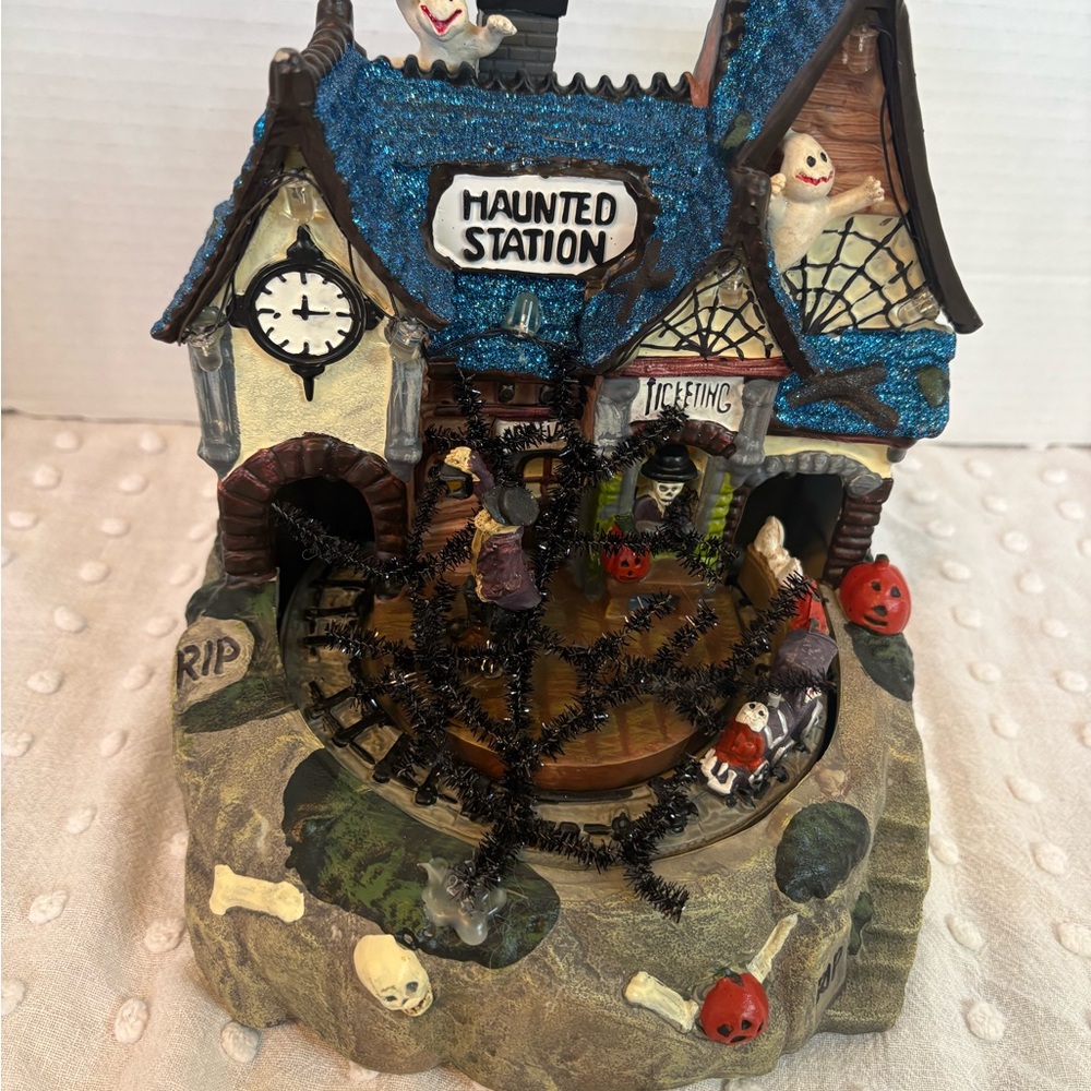Vintage AVON Halloween Scary Haunted Vintage Haunted Station Lights Sounds